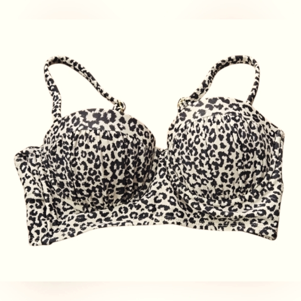 Xhilaration Animal Print bikini top extra small, NWOT